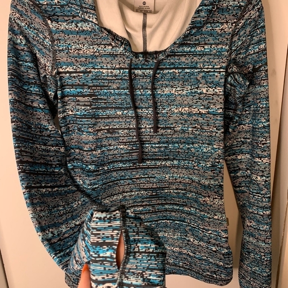 Nike Women's  Dri-Fit Half Zip Long Sleeve Shirt with Hood Size: XS - Picture 2 of 5